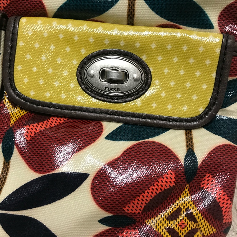 Fossil purse